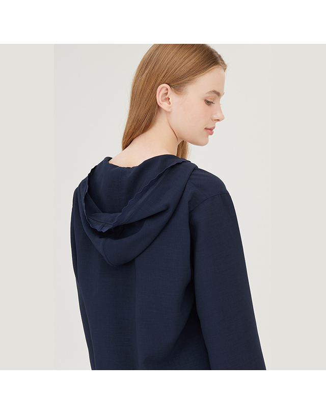 베네통 [Online Exclusive] 스캘럽 후드 블라우스_BABLE1541NY 착용컷