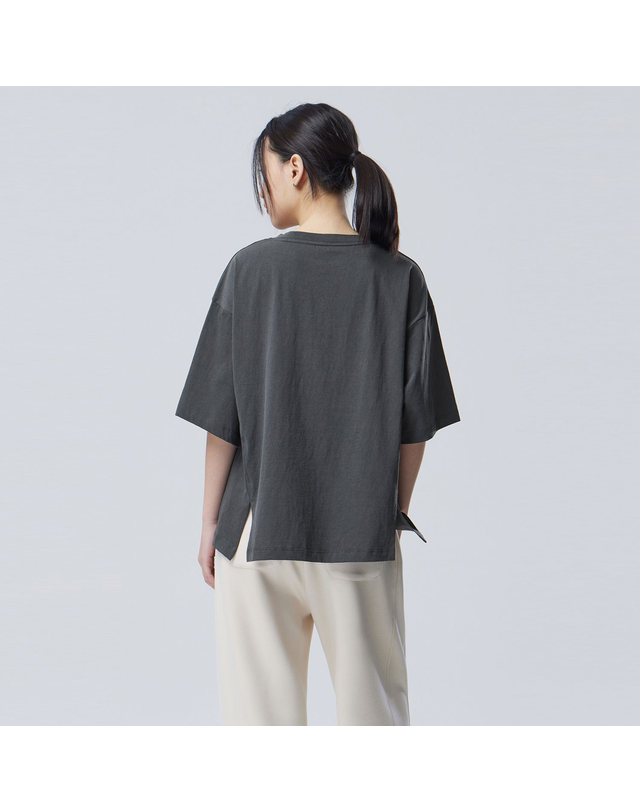 베네통 [Online Exclusive] 보트 엠보 프린팅 티셔츠_BATSE6631GR 착용컷