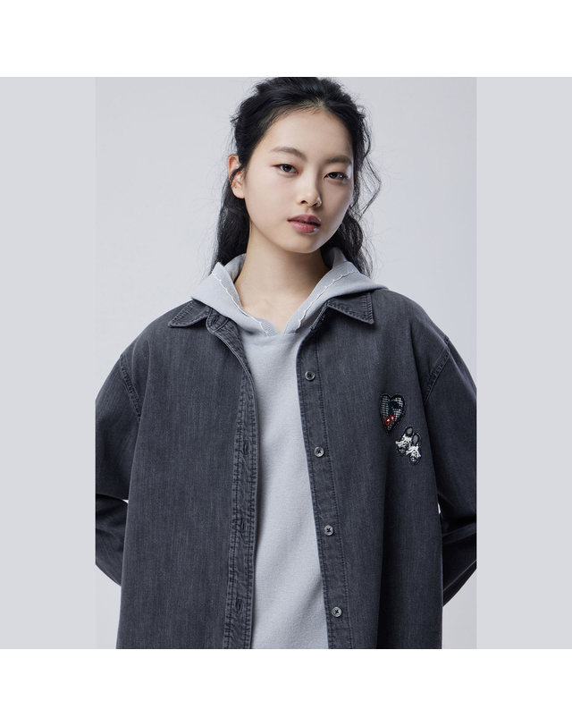 베네통 패치 데님 블라우스_BABL51631BK 착용컷