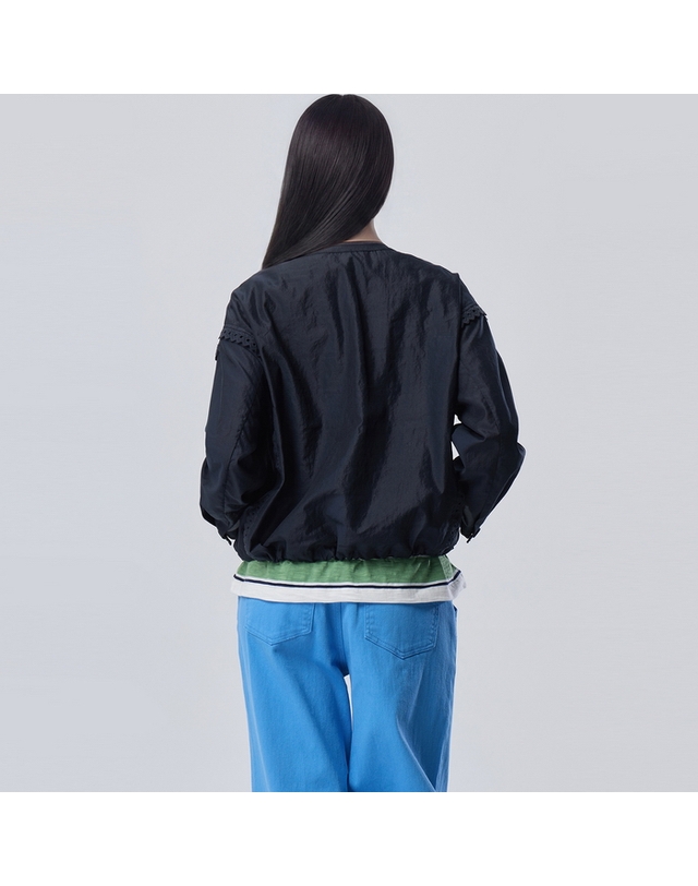 베네통 아일렛 스트링 점퍼_BAJP67631NY 착용컷