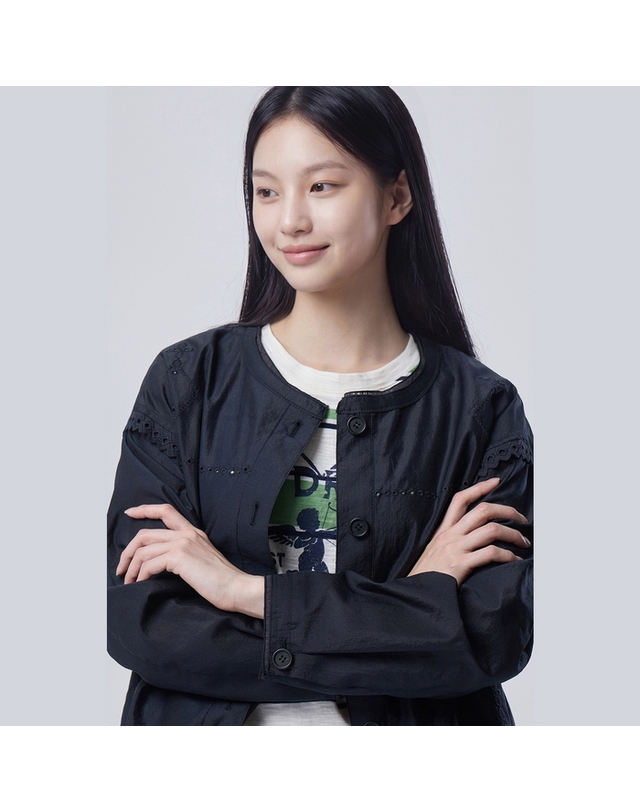 베네통 아일렛 스트링 점퍼_BAJP67631NY 착용컷