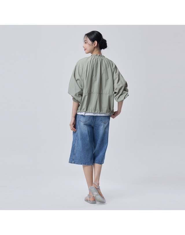 베네통 셔링 넥 스트링 점퍼_BAJP58631LK 착용컷