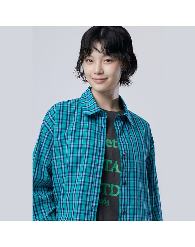 베네통 [Online Exclusive] B 자수 체크 블라우스_BABLE1641GN 착용컷