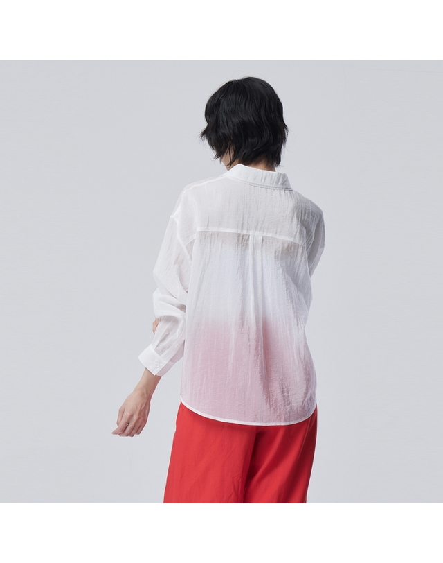 베네통 이중 카라 시어 블라우스_BABL14641WH 착용컷