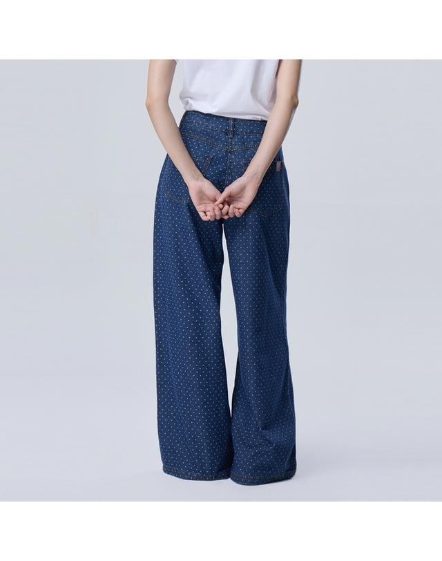 베네통 [Online Exclusive] 도트 프린트 와이드 데님 팬츠_BADPE1641IN 착용컷