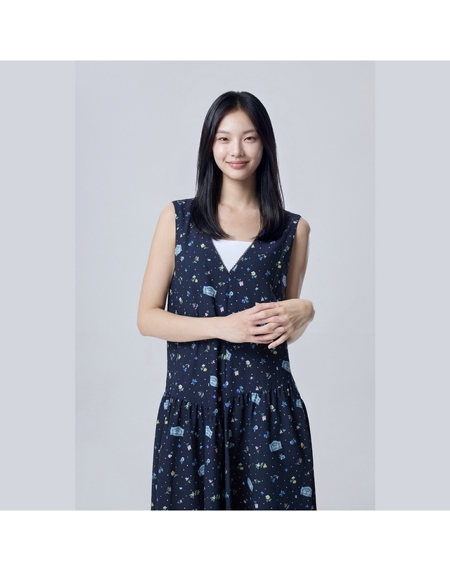베네통 플로랄 딥 브이넥 플레어 원피스_BAOP31641NY 착용컷