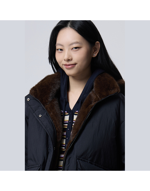 베네통 [Online Exclusive] 퍼 블록 덕다운 야상 점퍼_BAPDE1661BK 착용컷