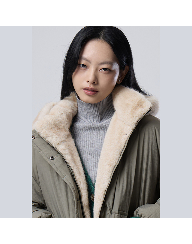 베네통 [Online Exclusive] 퍼 블록 덕다운 야상 점퍼_BAPDE1661KA 착용컷