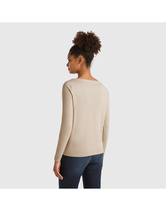 베네통 Long sleeve slim t-shirt_3096D109E2B1 착용컷