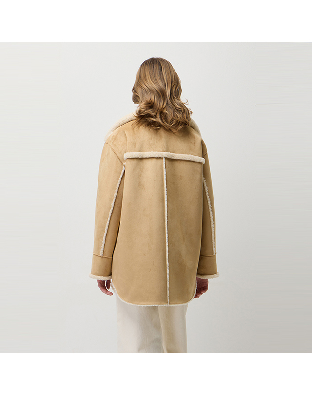 시슬리 [Online Exclusive] 미디 리버시블 무스탕_SALEE3561BE 착용컷