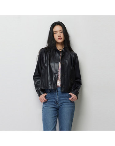 BLOOMS) 원넥 셔링 페이크 레더 자켓_SALE04611BK