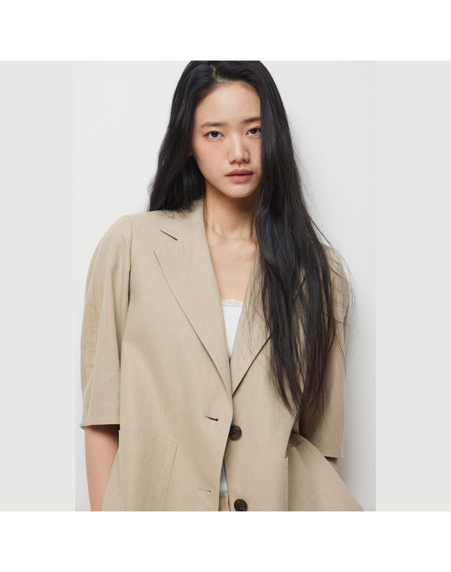 시슬리 [Online Exclusive] 린넨 헤링본 반팔 자켓_SAJKE6631BG 착용컷