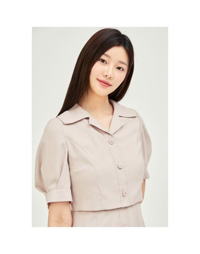 제이제이지고트 JJ JIGOTT [갤러리아] 볼륨 슬리브 플리츠 원피스(GP5A0OP801) 착용컷