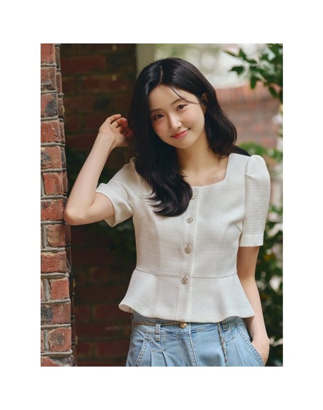 제이제이지고트 JJ JIGOTT [갤러리아] [26S/S]퍼프 스퀘어넥 페플럼 재킷(GS5A0JK511) 착용컷