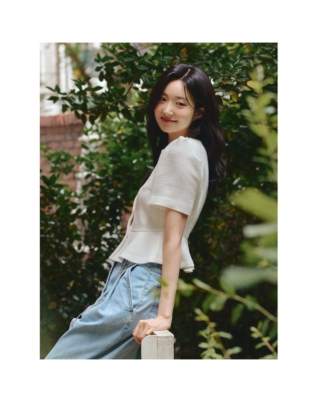 제이제이지고트 JJ JIGOTT [갤러리아] [26S/S]퍼프 스퀘어넥 페플럼 재킷(GS5A0JK511) 착용컷