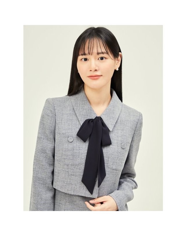 제이제이지고트 JJ JIGOTT [갤러리아] 타이넥 재킷 플레어 원피스(GP9A0OP801) 착용컷