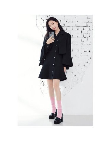 [갤러리아] 플레어 슬리브 비대칭 크롭 재킷(GMAA0JK10)