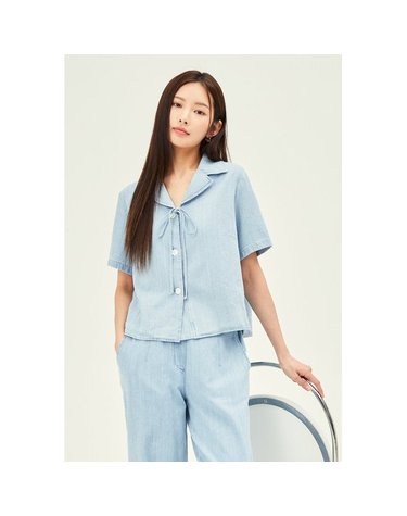 [갤러리아] 리본 오픈 칼라 데님 블라우스(GP6A0BLR11)*