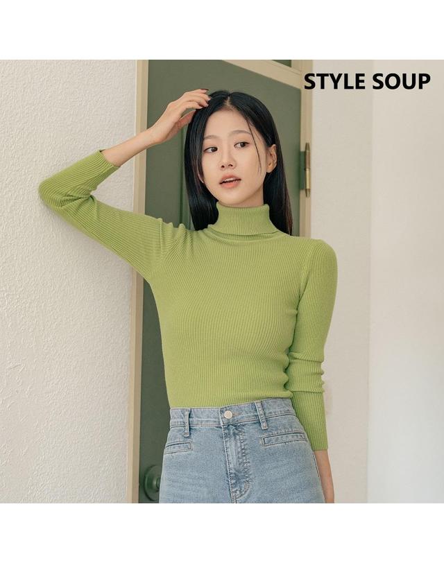 숲 [SOUP] 베이직 터틀넥 슬림핏 니트 (SBALKE1) 착용컷