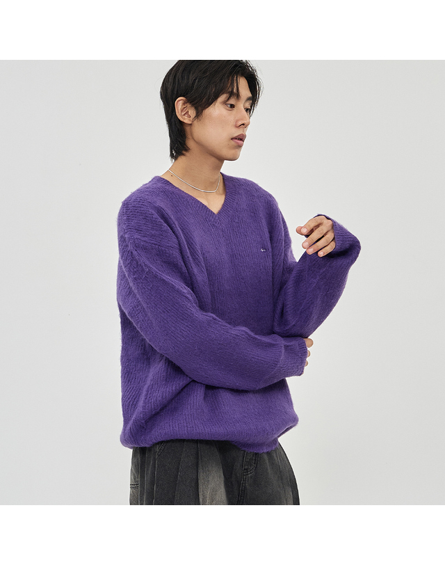 에이본 아론 브이넥 니트 퍼플 착용컷