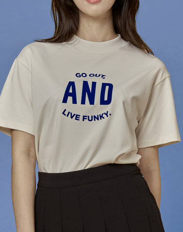 Mock Neck Big Logo T shirts Ivory