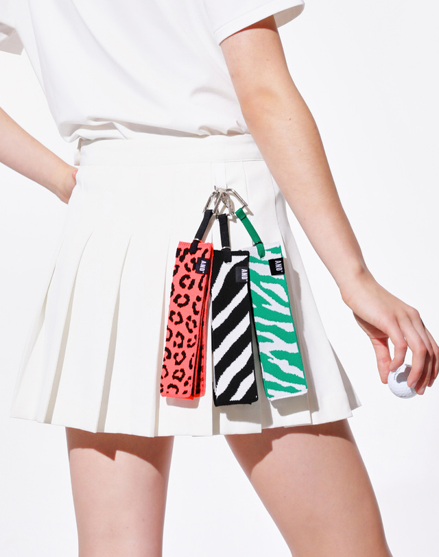 앤드골프 Pleats Ball Towel Pink Leopard 착용컷
