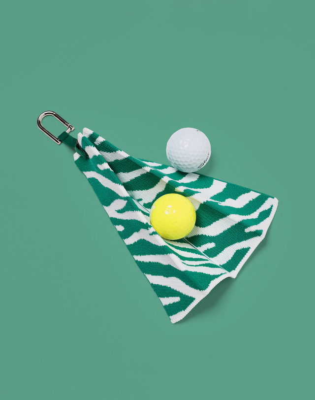 앤드골프 Pleats Ball Towel Green Tiger 착용컷