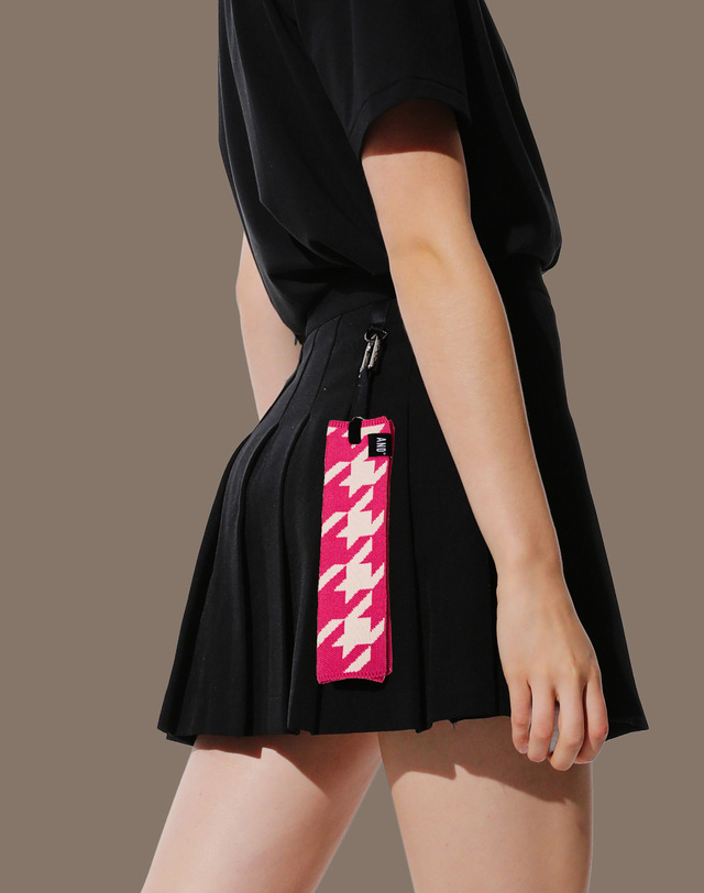 앤드골프 Pleats Ball Towel Hound Pink 착용컷