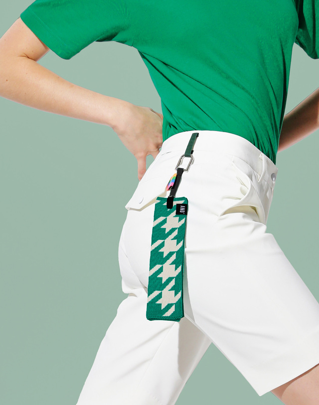 앤드골프 Pleats Ball Towel Hound Green 착용컷