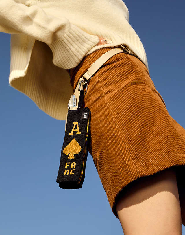 앤드골프 Pleats Ball Towel Terry Spade Gold 착용컷