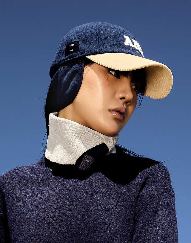 앤드골프 Ear Flap Ball Cap Navy 착용컷