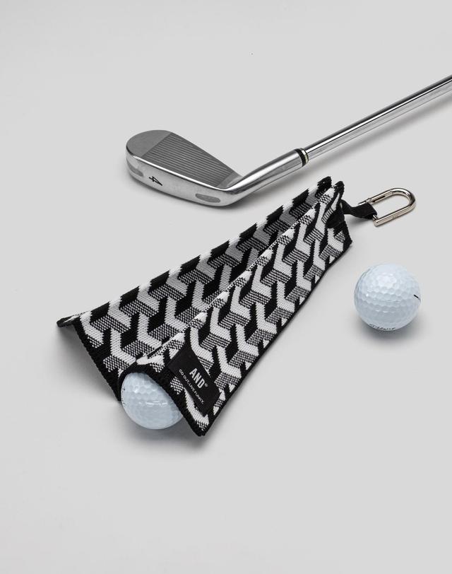 앤드골프 Pleats Ball Towel Geometry Black 착용컷