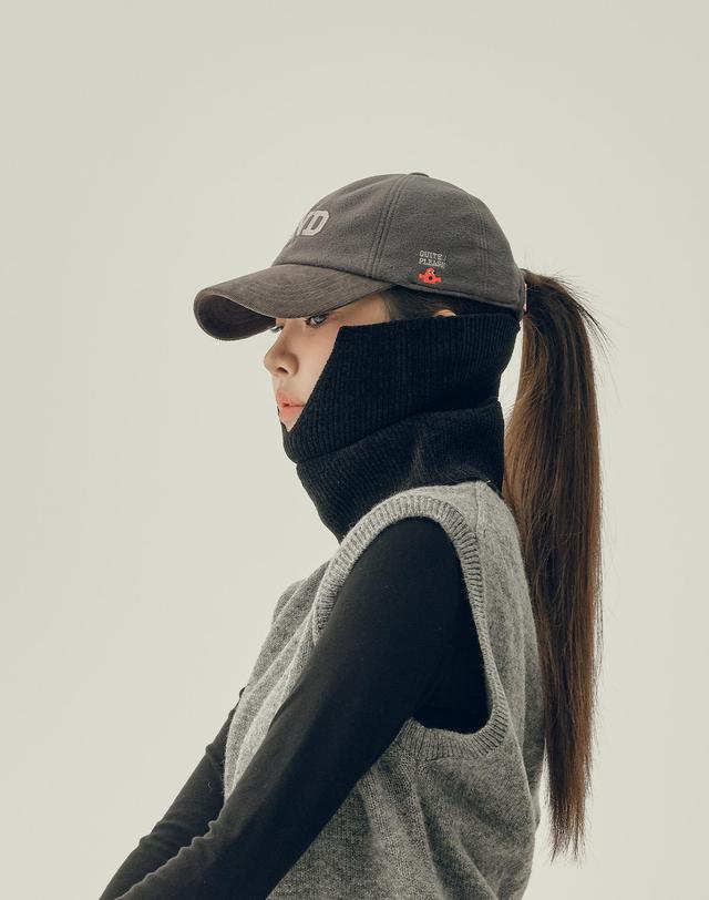 앤드골프 High Neck Warmer Solid Black 착용컷