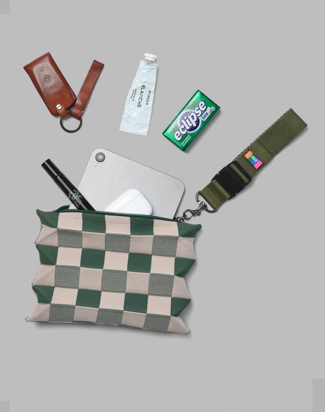 앤드골프 Play Pouch Cube Olive 착용컷