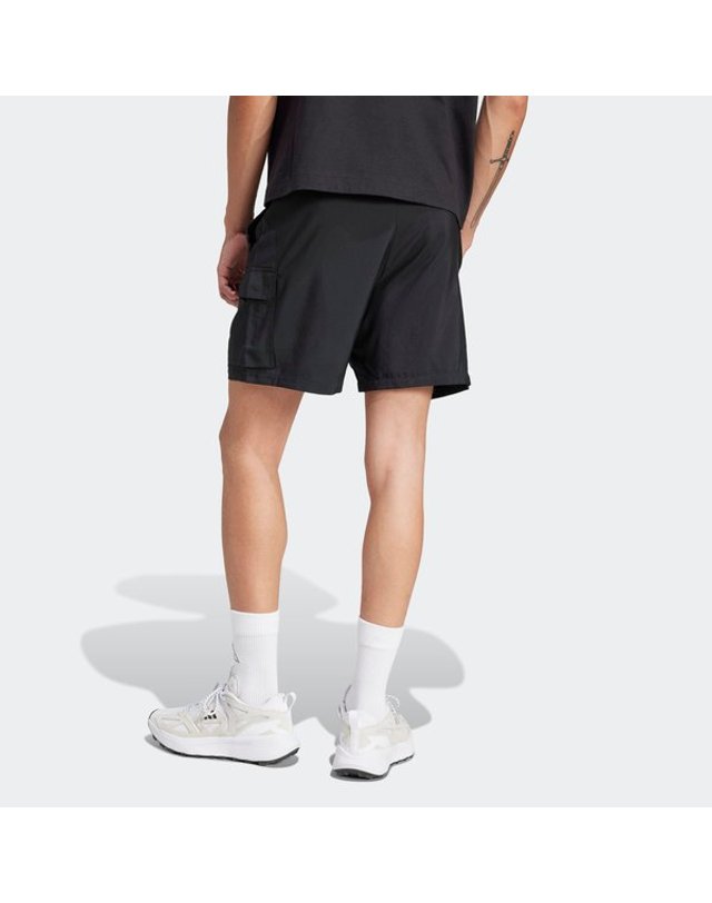 아디다스 [갤러리아] [MENS SPORTSWEAR] 에센셜 스몰로고 카고 첼시 쇼츠 (JF3530) 착용컷