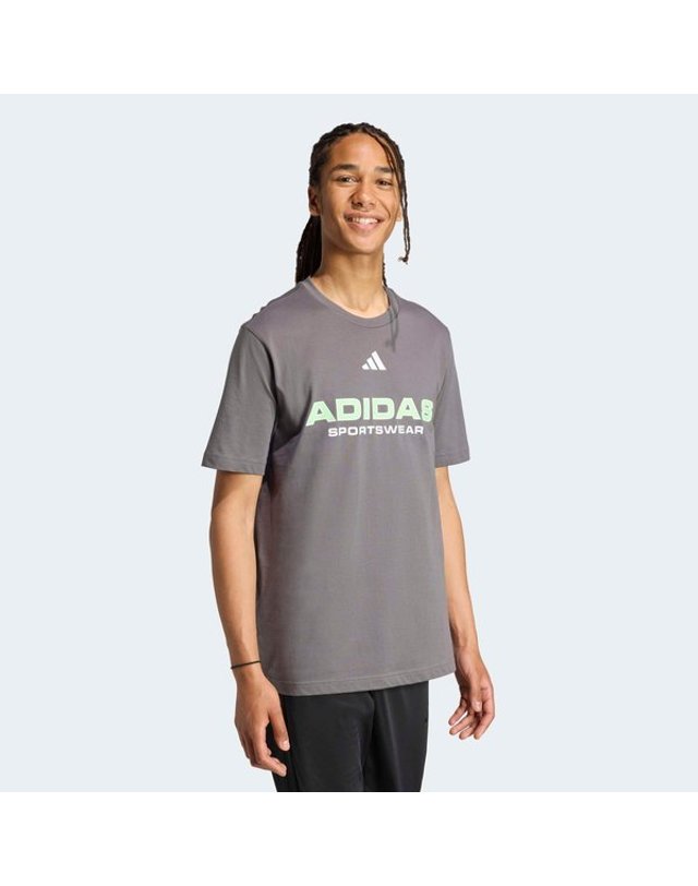 아디다스 [갤러리아] [MENS SPORTSWEAR] 하우스오브티로 리니어 그래픽 반팔 티셔츠 (KE4033) 착용컷