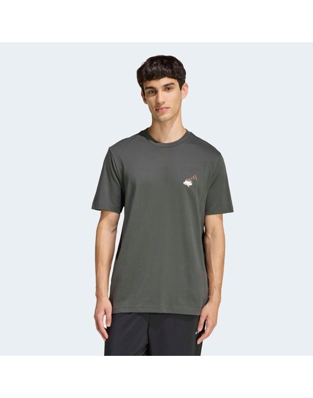 아디다스 [갤러리아] [MENS SPORTSWEAR] 커피카페 치즈케이크 그래픽 티셔츠 (KB2499) 착용컷