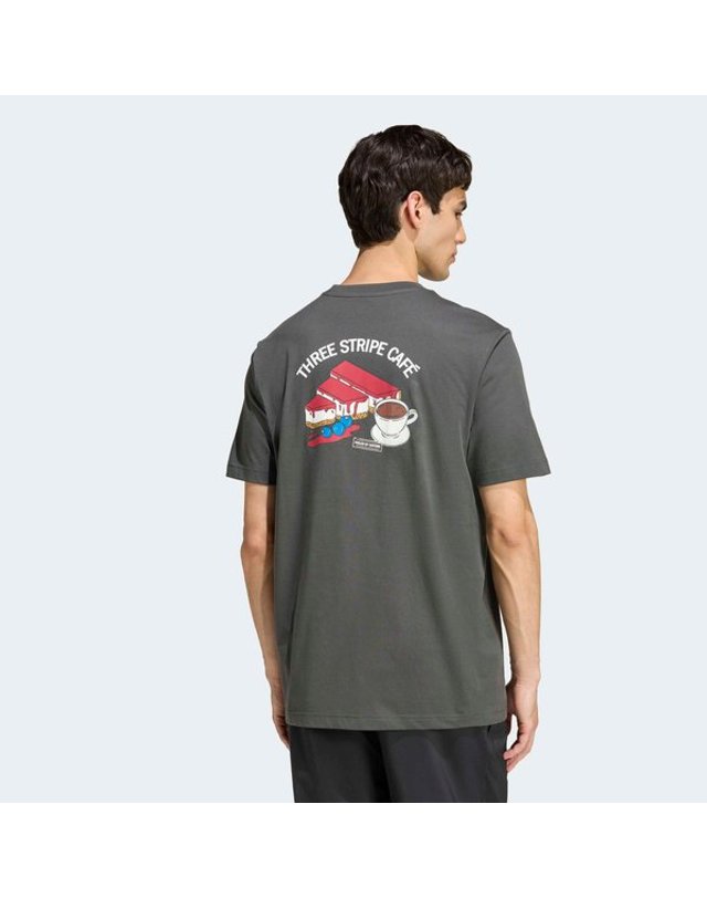 아디다스 [갤러리아] [MENS SPORTSWEAR] 커피카페 치즈케이크 그래픽 티셔츠 (KB2499) 착용컷
