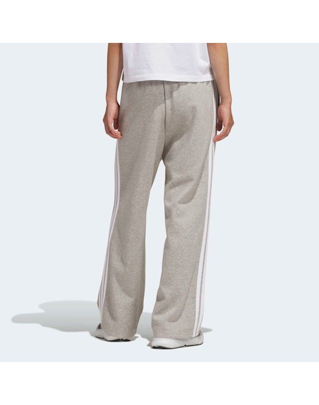 아디다스 [갤러리아] [WOMENS SPORTSWEAR] 에센셜 3S 플리스 레그 오픈헴 팬츠 (KU5571) 착용컷