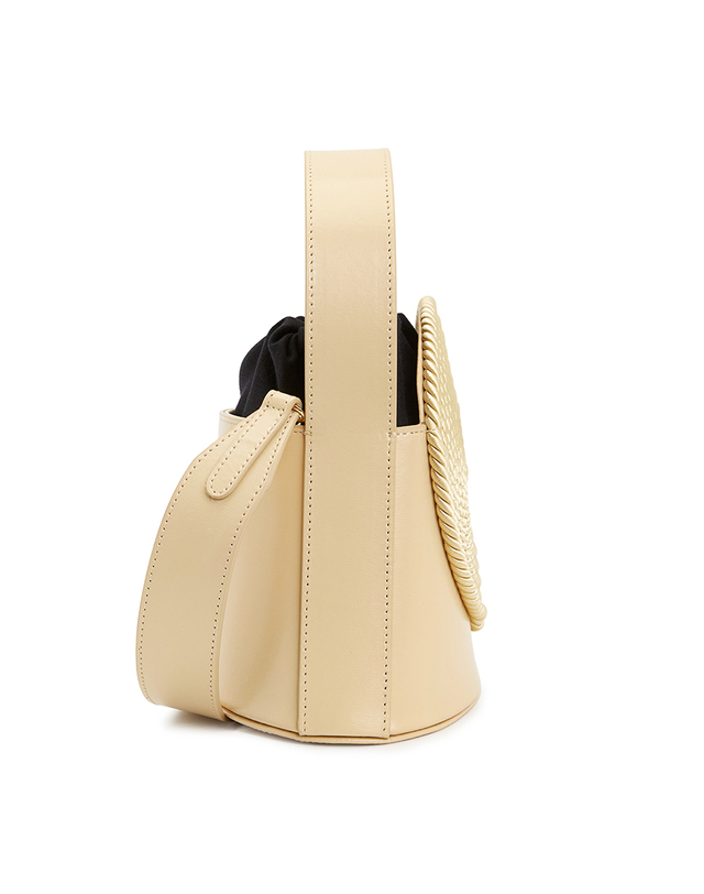 데스트리 데스트리 여성 토트백 24F1GUN02003 BEIGE 착용컷