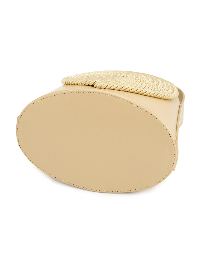 데스트리 데스트리 여성 토트백 24F1GUN02003 BEIGE 착용컷