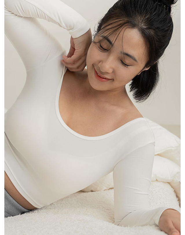 마른파이브 히트터치 슬림핏 딥 U넥 크롭 티셔츠 착용컷