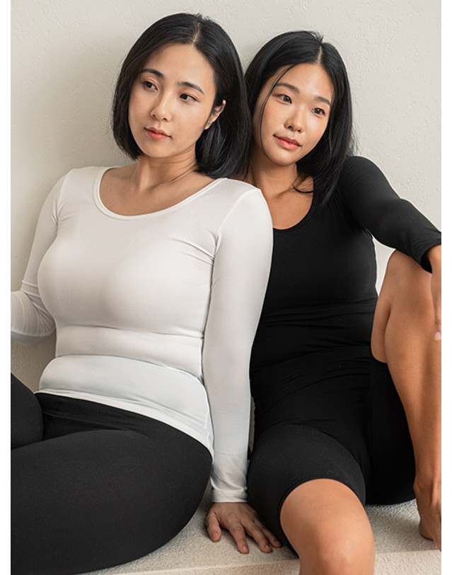 마른파이브 히트터치 슬림핏 U넥 베이직 티셔츠 착용컷