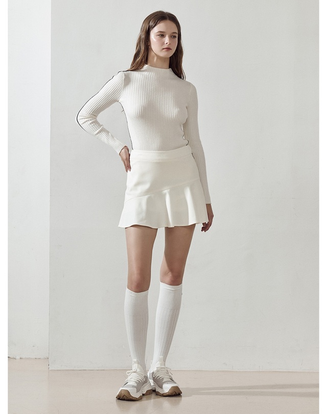 로드로아르 메탈 로고 니 삭스 WHITE 착용컷