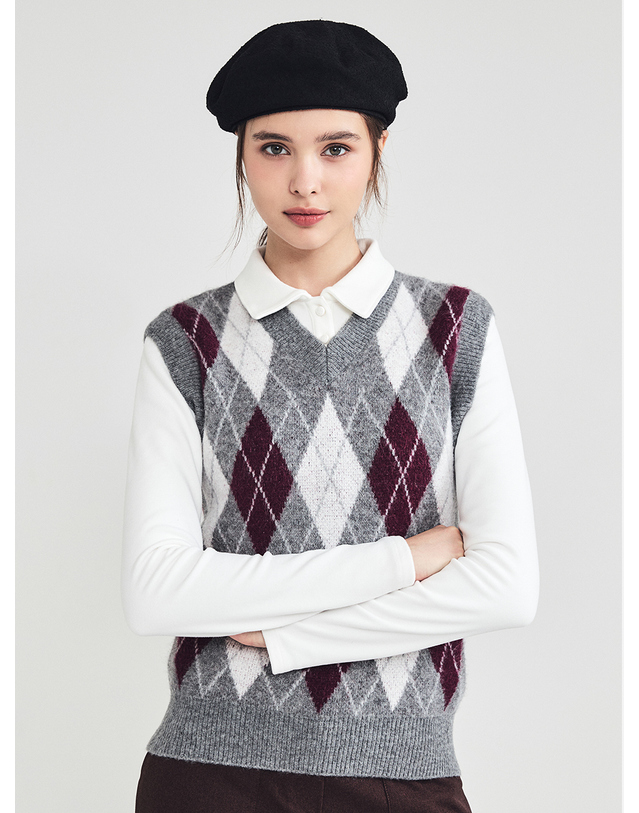 로드로아르 아가일 V넥 베스트 GREY 착용컷