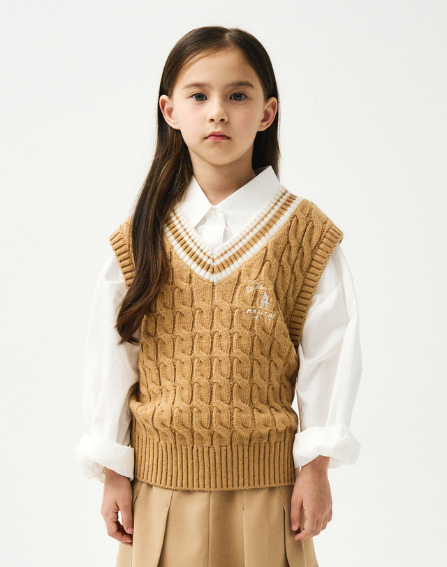 마리떼 키즈 마리떼 키즈 ENFANT V NECK CABLE VEST beige 착용컷