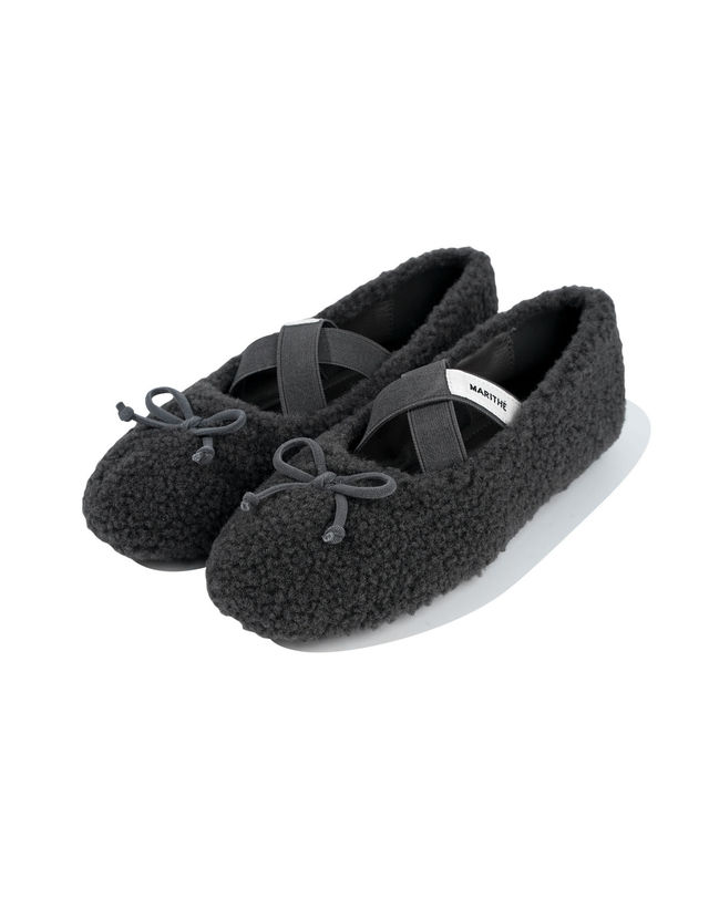 마리떼 키즈 마리떼 키즈 KIDS CROSS BANDING SHEARLING FLAT SHOES charcoal 착용컷