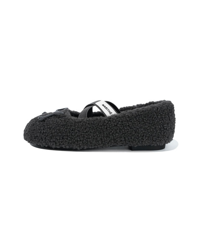 마리떼 키즈 마리떼 키즈 KIDS CROSS BANDING SHEARLING FLAT SHOES charcoal 착용컷