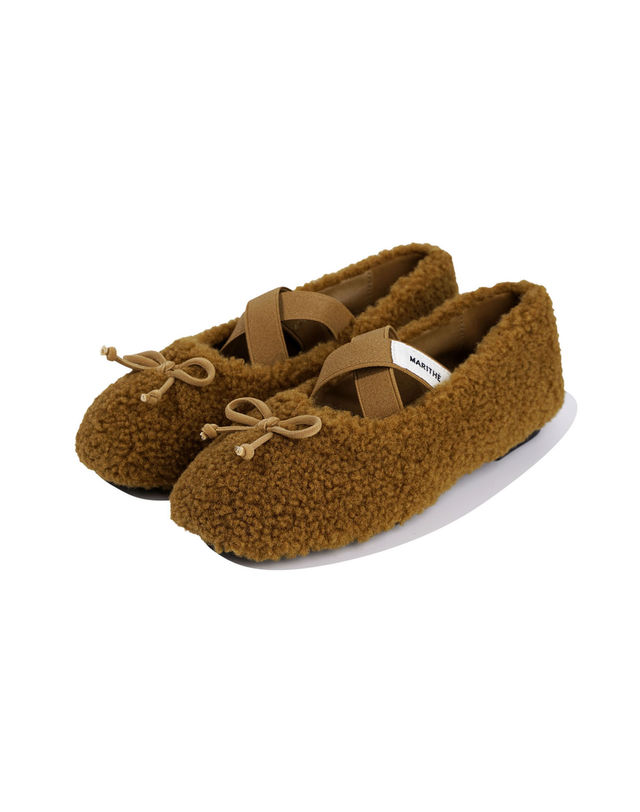 마리떼 키즈 마리떼 키즈 KIDS CROSS BANDING SHEARLING FLAT SHOES brown 착용컷
