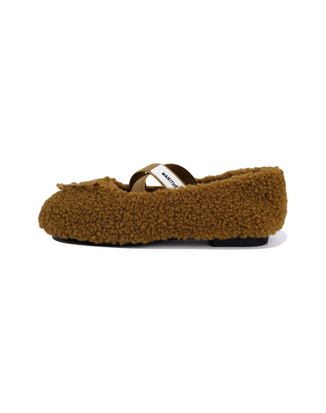 마리떼 키즈 마리떼 키즈 KIDS CROSS BANDING SHEARLING FLAT SHOES brown 착용컷